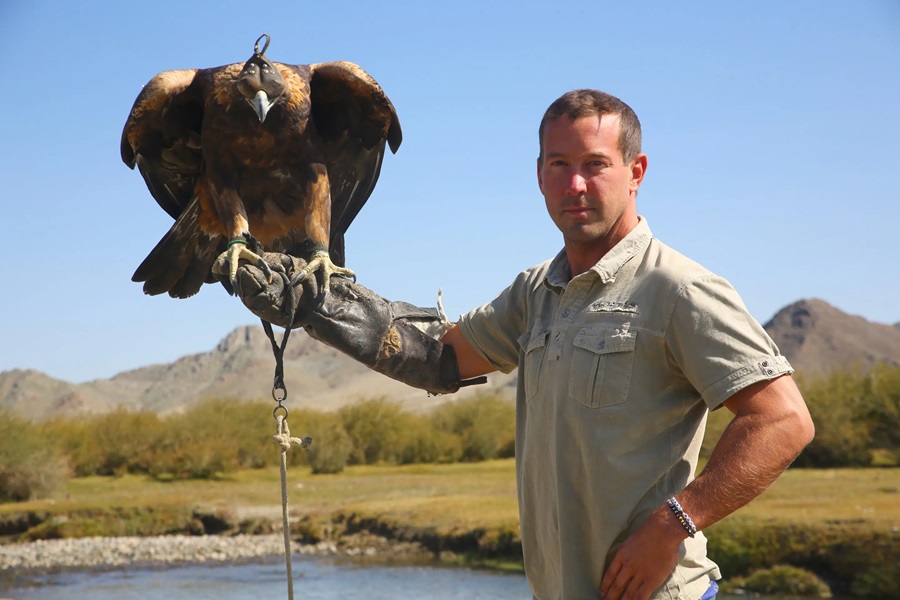 How Do I Decide on Hunting with Golden Eagle Tours in The Altai Mountains?