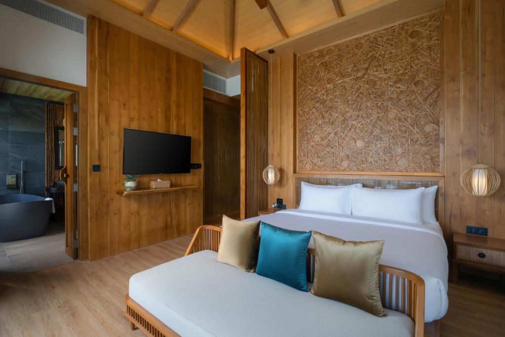 A luxury forest resort offering quiet spaces and elegant villa comfort